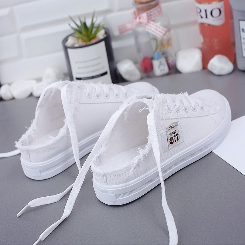Vaelum Low-Top Canvas Sneaker