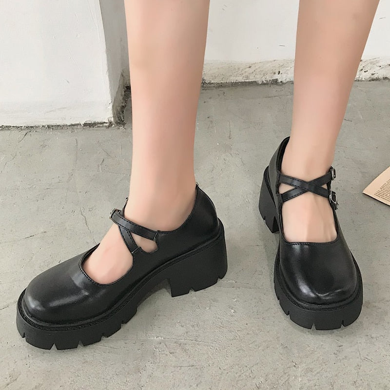 Vaelum Patent Leather Mary Jane Pump