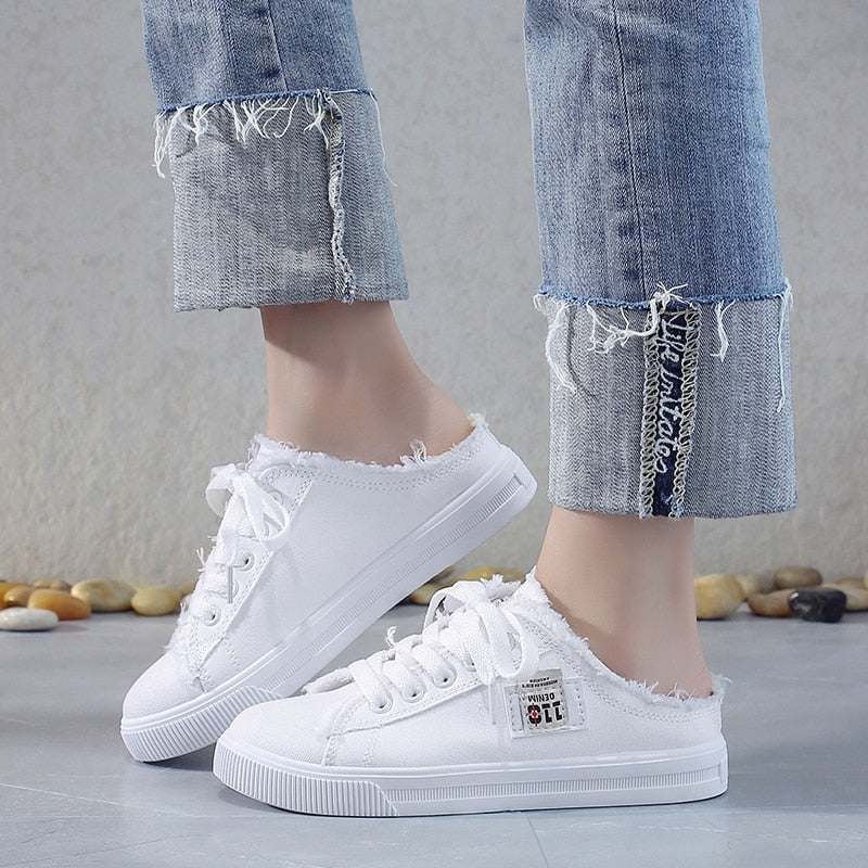 Vaelum Low-Top Canvas Sneaker
