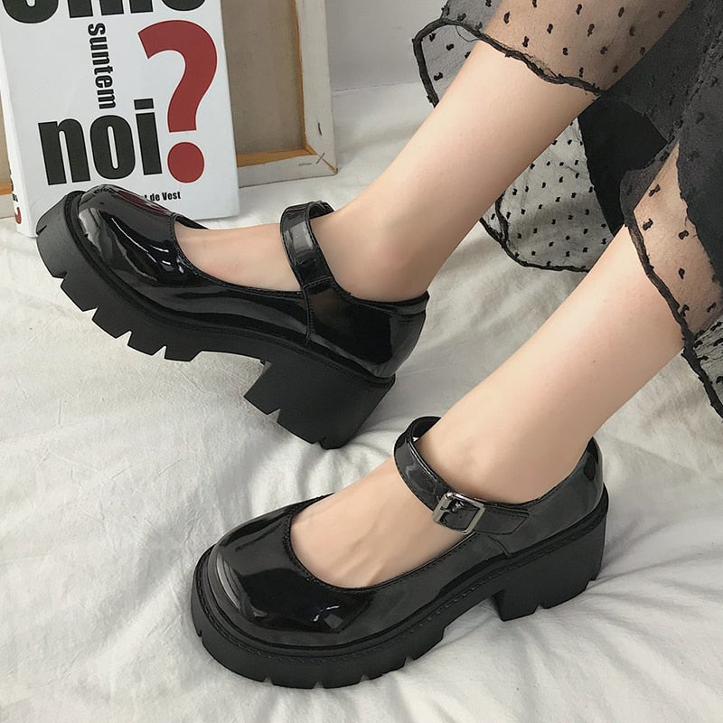Vaelum Patent Leather Mary Jane Pump