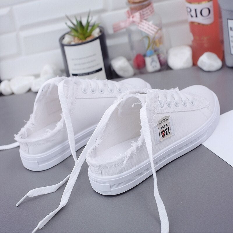 Vaelum Low-Top Canvas Sneaker